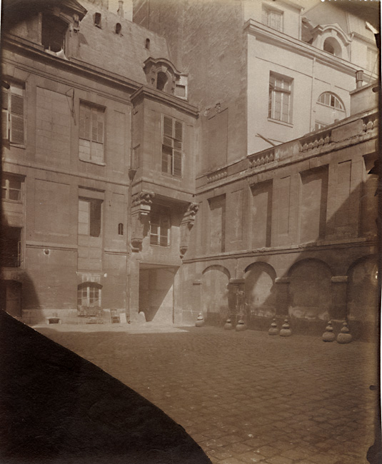 Jean-Eugene-Auguste Atget - Hotel de Lauzun, Paris Jean-Eugene-Auguste Atget - Hotel de Lauzun, Paris