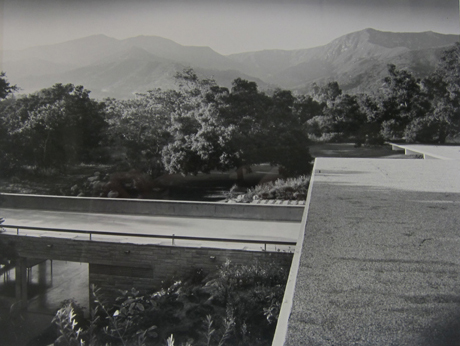 Julius Shulman - Residence of Warren Tremain, Montecito, CA (Richard Neutra, Architect)