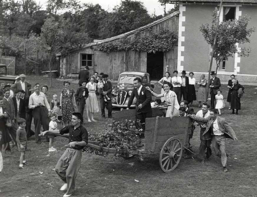 Robert Doisneau - The Wedding Cart