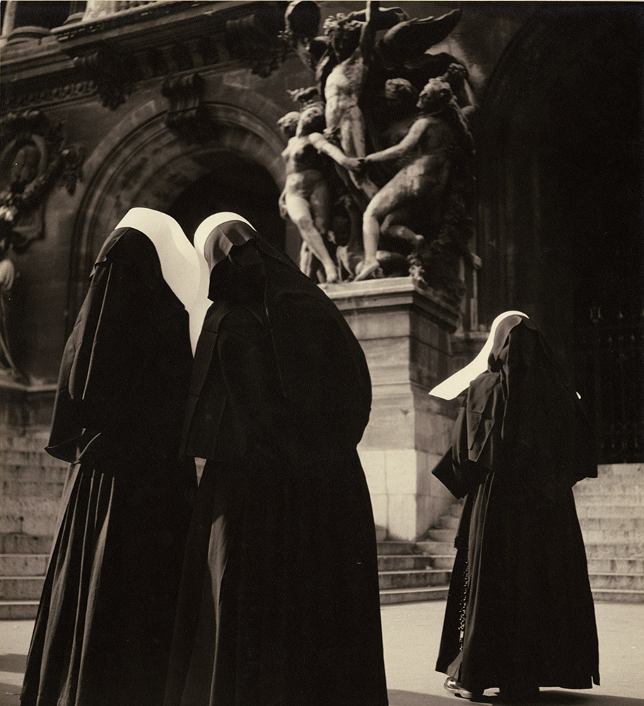 Albert Monier - Nuns in Front of Statuary, Paris (Religieuses contemplant la Danse de Carpeaux à l'Opéra Garnier)