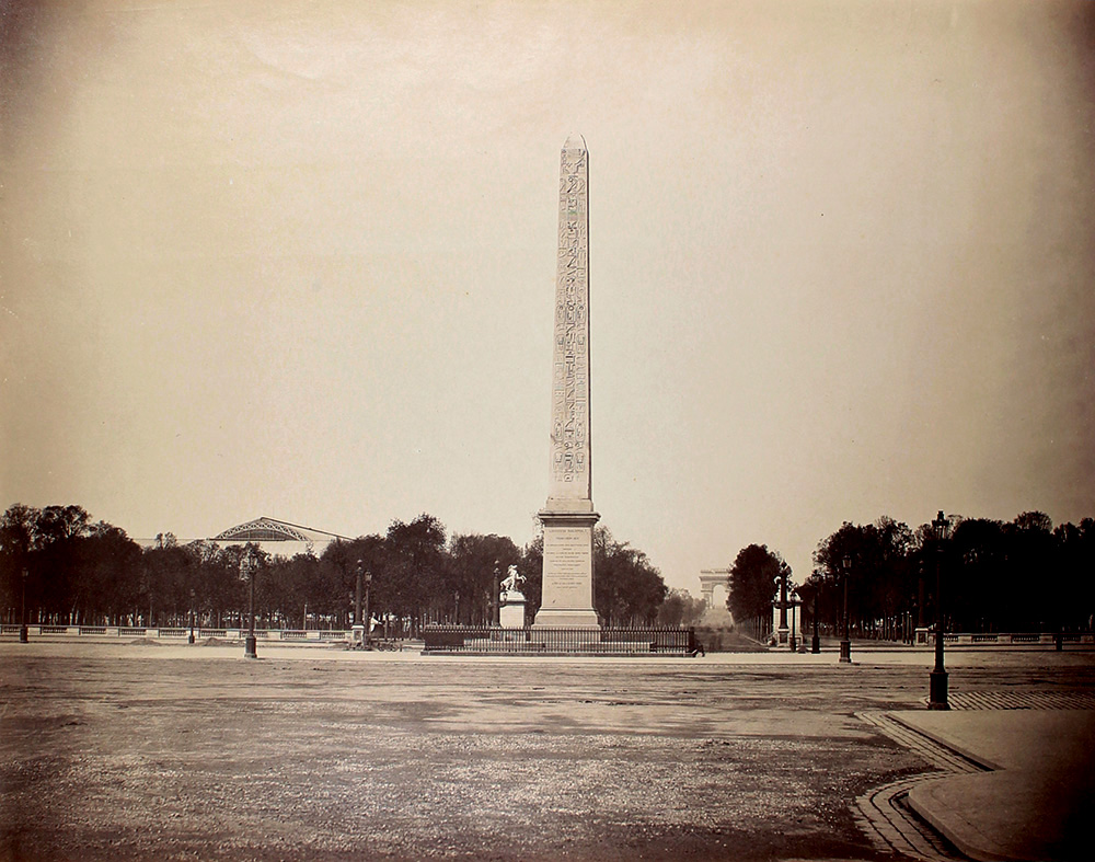 L’Obélisque de Louxor sur la Place de la Concorde avec les Champs-Élysées en Perspective, Paris