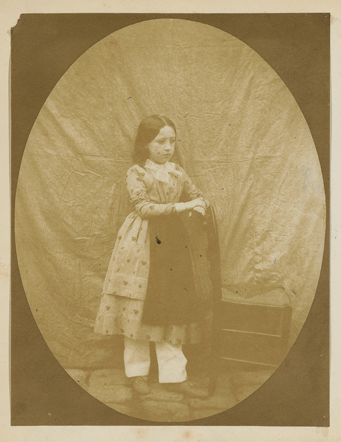 Portrait d’une Jeune Fille (Georgina Benoist) avec Chaise