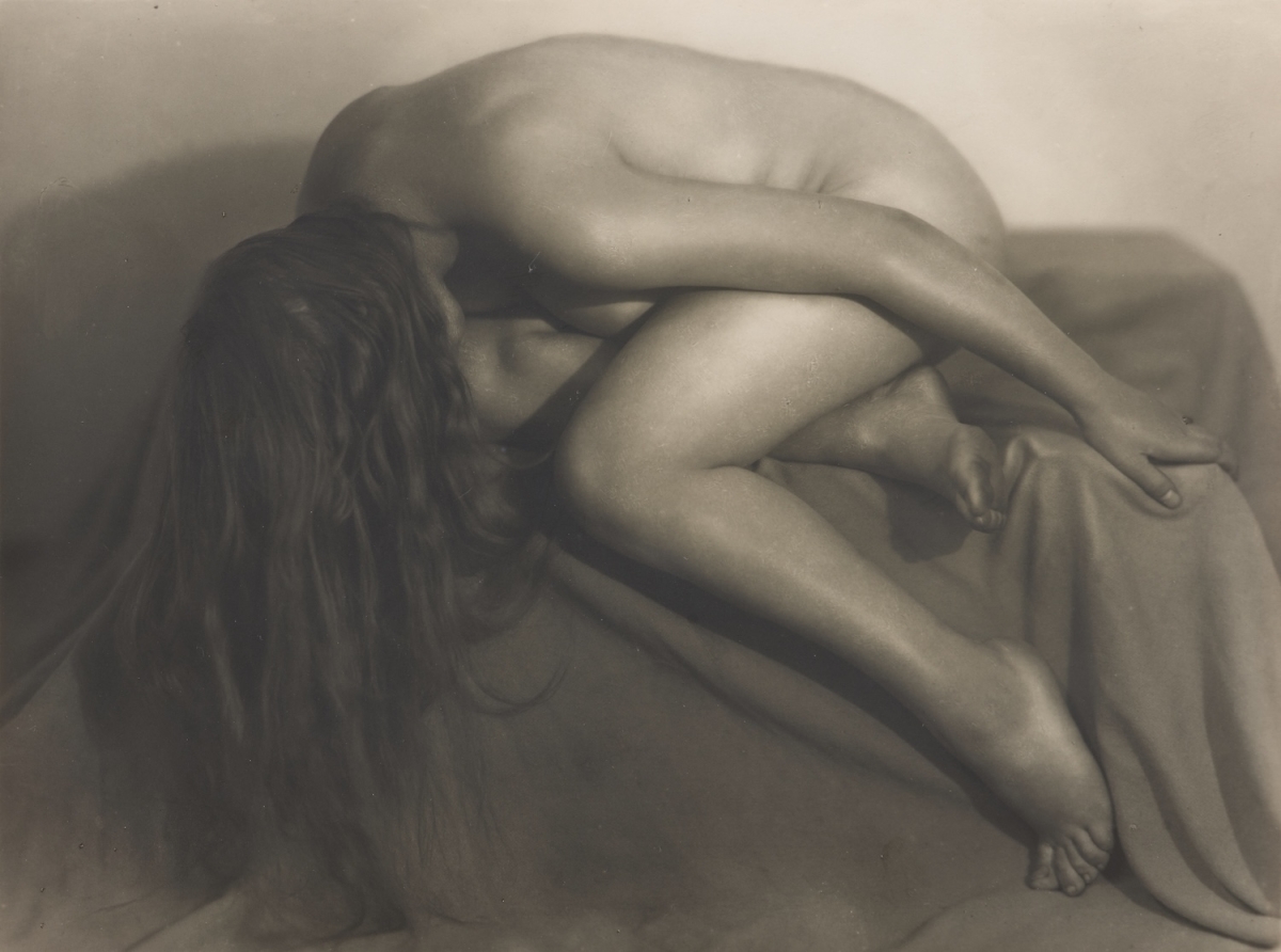 Germaine Krull (attributed to) - Crouching Female Nude