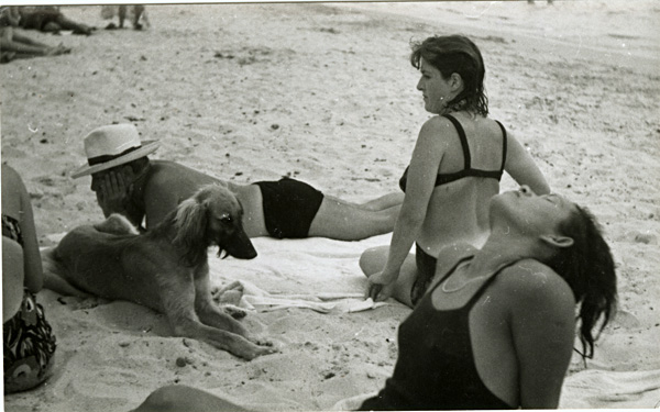 Man Ray - Dora Maar, Ady, Picasso and Kasbec-dog (Holidays in Antibes)