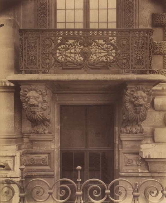 Eugene Atget, Balcon du Louvre, Paris, 1905