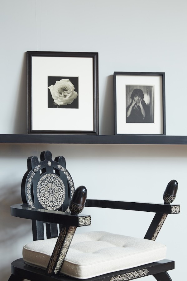 First floor, armchair designed by Ettore Zaccari, Italy, circa 1910. On the shelf, Untitled (Rose) by Edward Steichen, gelatin silver print, USA, circa 1920. Marchesa Casati by Baron Adolf De Meyer, gelatin silver print Paris, 1912. (Photo courtesy of Casa Museo Molinario Colombari)